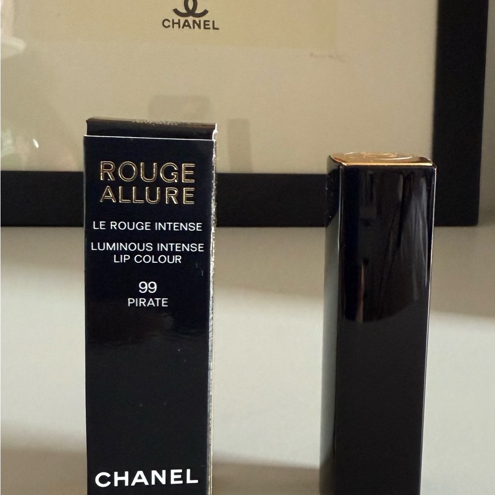 Chanel Rouge Allure Pirate 99 Lipstick Red Velvet - Picture 3 of 5
